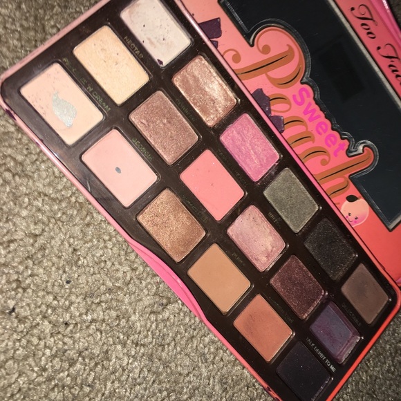 Two faced pallette - Picture 2 of 2